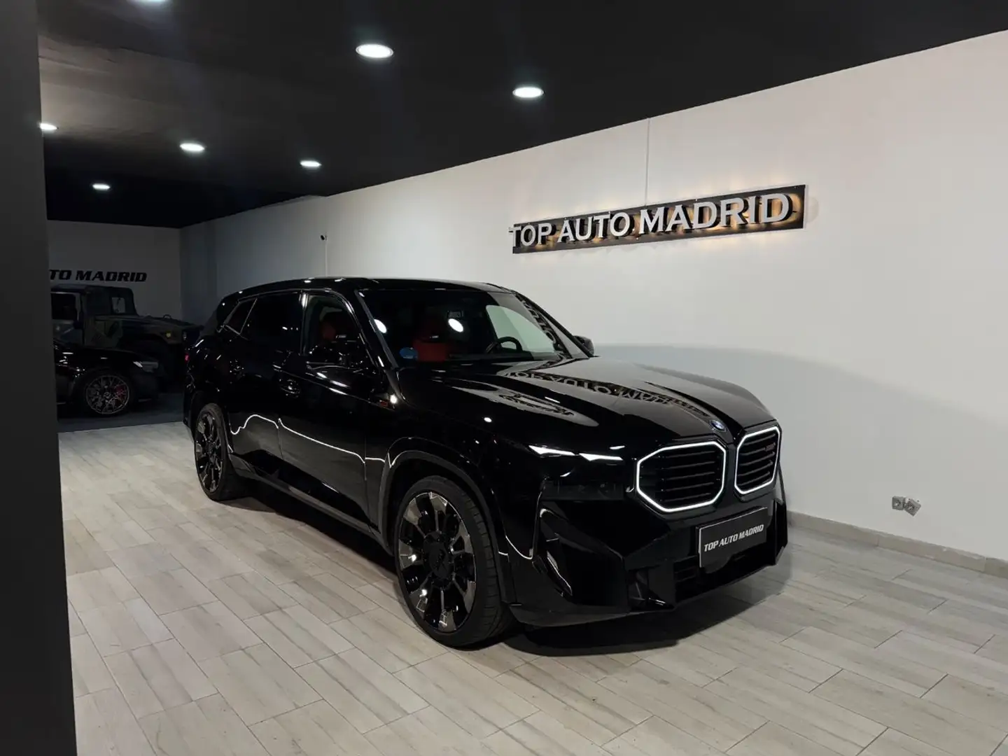 BMW XM 550 kW 748 CV Label Red Noir - 1