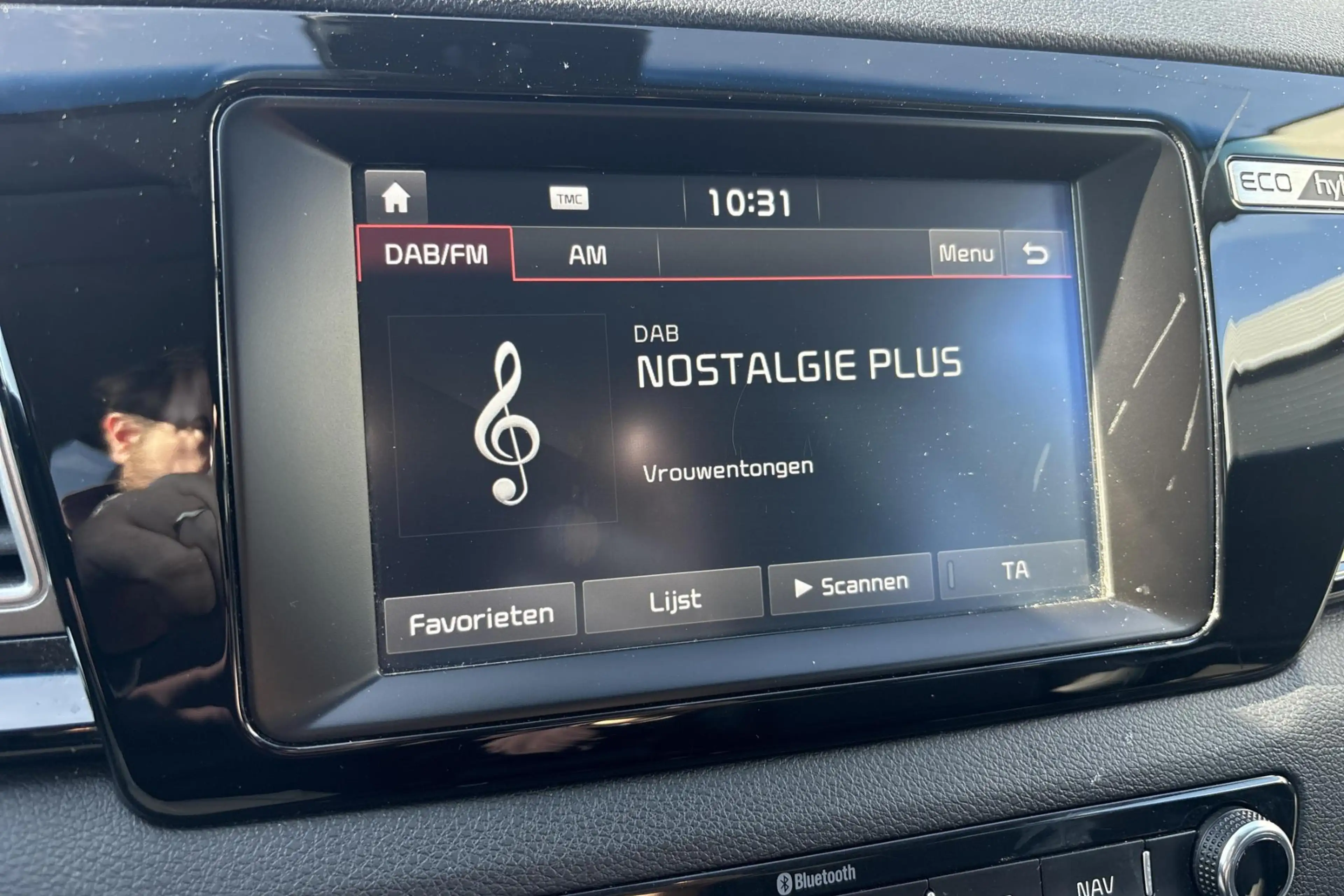 Kia Niro Fusion 1.6 GDi HEV 6DCT — photo 15