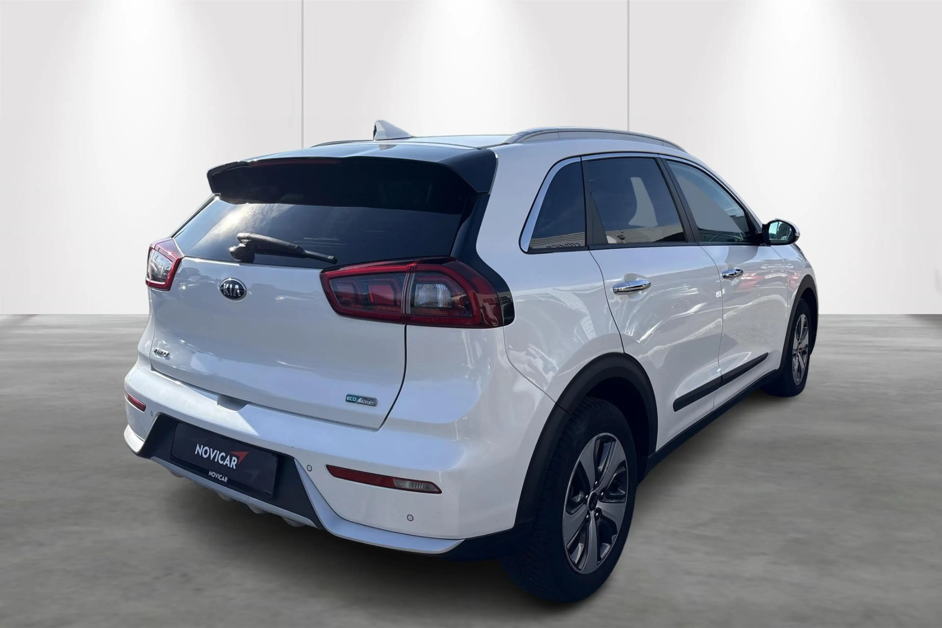 Kia Niro Fusion 1.6 GDi HEV 6DCT — photo 2