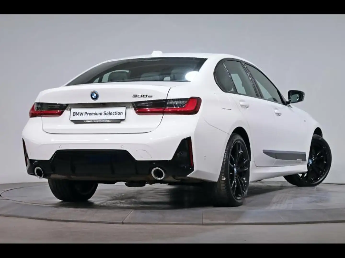 BMW 330 e Berline Kit M Sport Bianco - 2