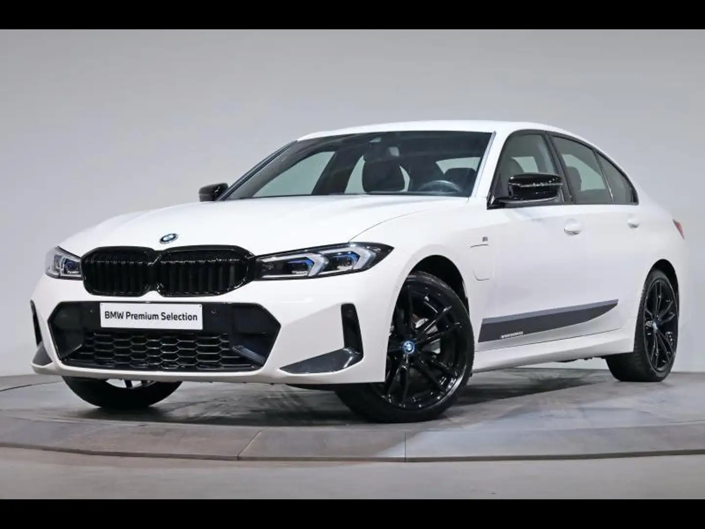 BMW 330 e Berline Kit M Sport Bianco - 1