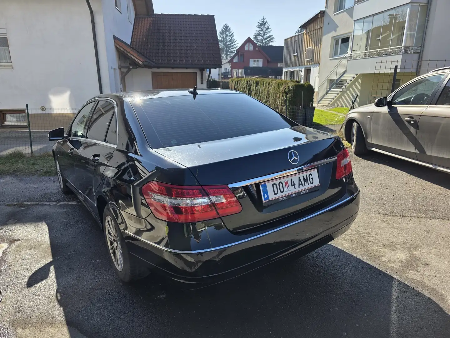 Mercedes-Benz E 220 Elegance BlueEfficiency CDI Aut. - 2