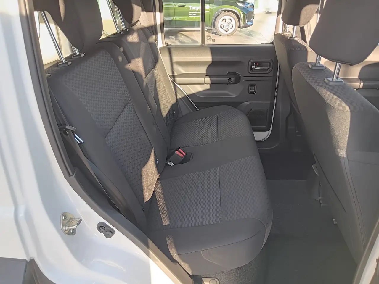 Suzuki Jimny 2025 — фото 15
