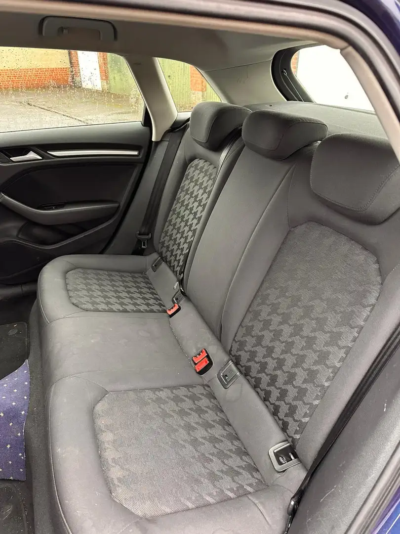 Audi A3 Sportback 1.6 TDi Attraction - 2