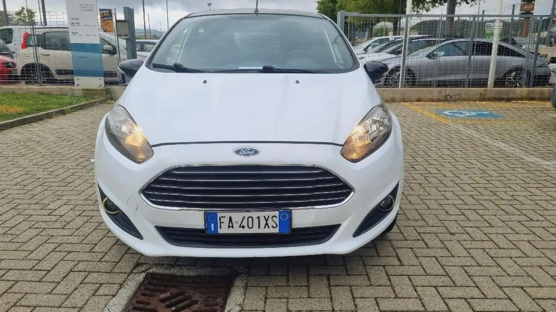 Ford Fiesta 1.5 TDCi 75CV 5 porte Titanium Bianco - 1