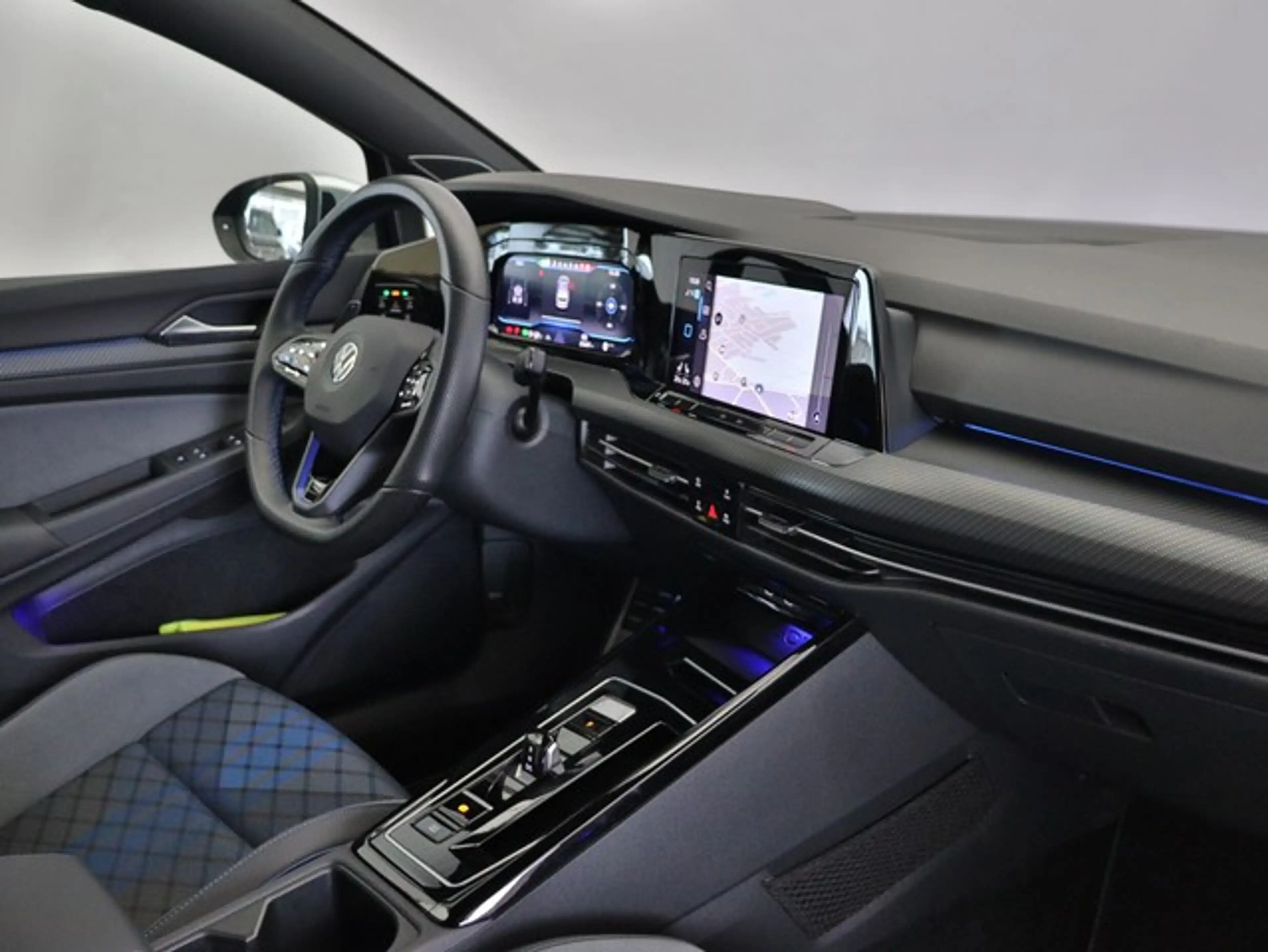 Volkswagen Golf R 2,0 l TSI OPF 4MOTION 235 kW (320 2.0 TSI DSG a... — photo 11