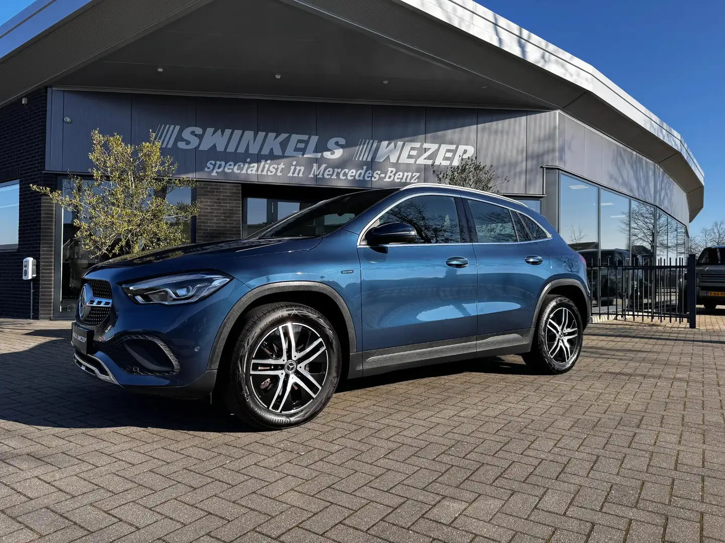 Mercedes-Benz GLA 250 e Hybrid plug-in, Distronic, Automaat, Sfeerverlic Blau - 1