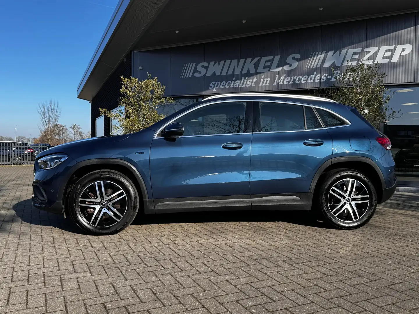 Mercedes-Benz GLA 250 e Hybrid plug-in, Distronic, Automaat, Sfeerverlic Blau - 2