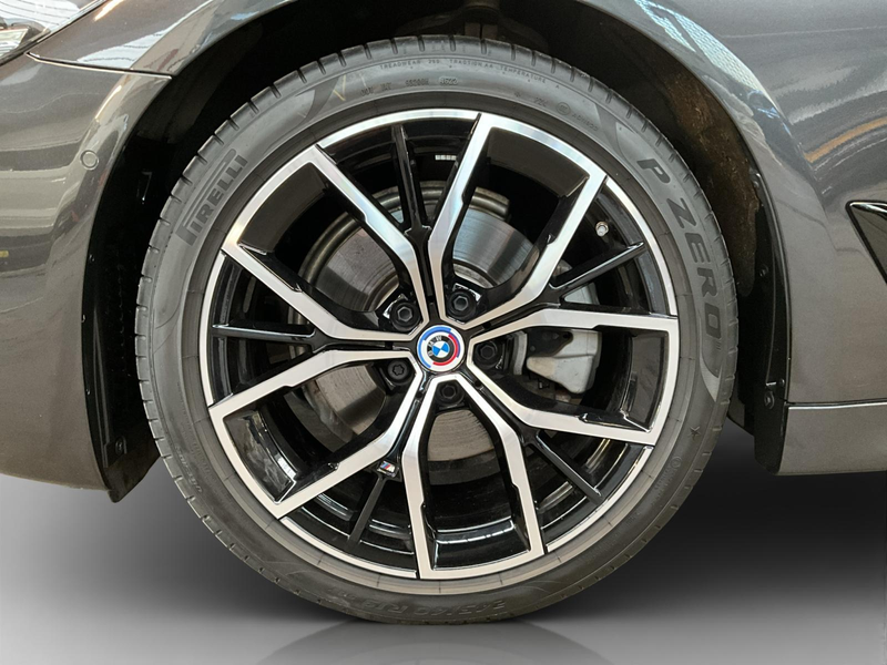 BMW 520 Xdrive+M-Sport+AT+BlackStyle+Panorama — photo 8