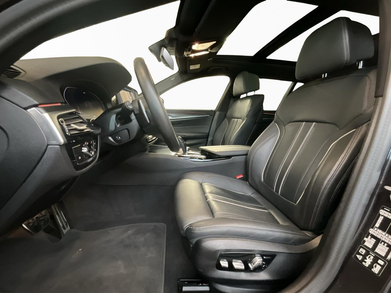 BMW 520 Xdrive+M-Sport+AT+BlackStyle+Panorama — photo 9