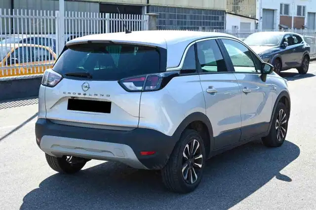 Opel Crossland view 3