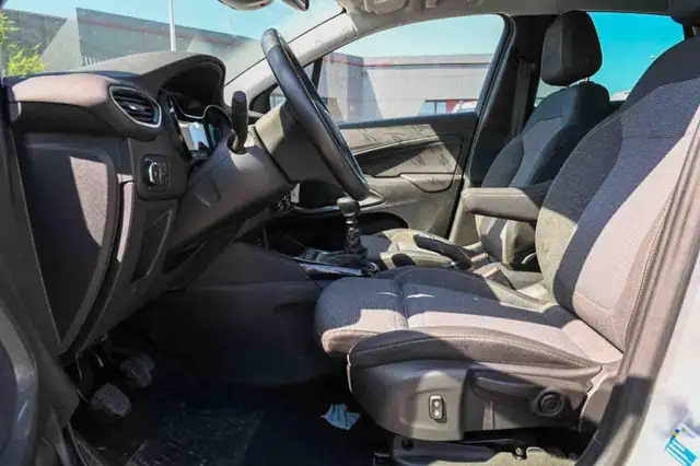 Opel Crossland view 9