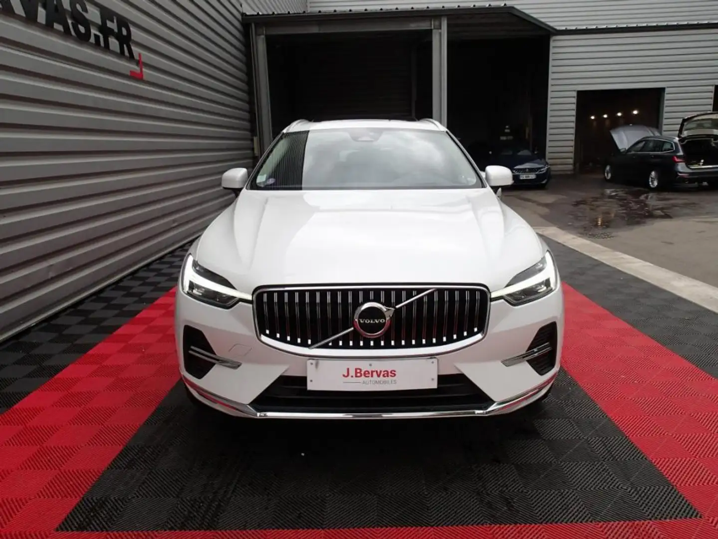 Volvo XC60 Recharge T6 340 Geartro 8 Inscription Blanc - 2
