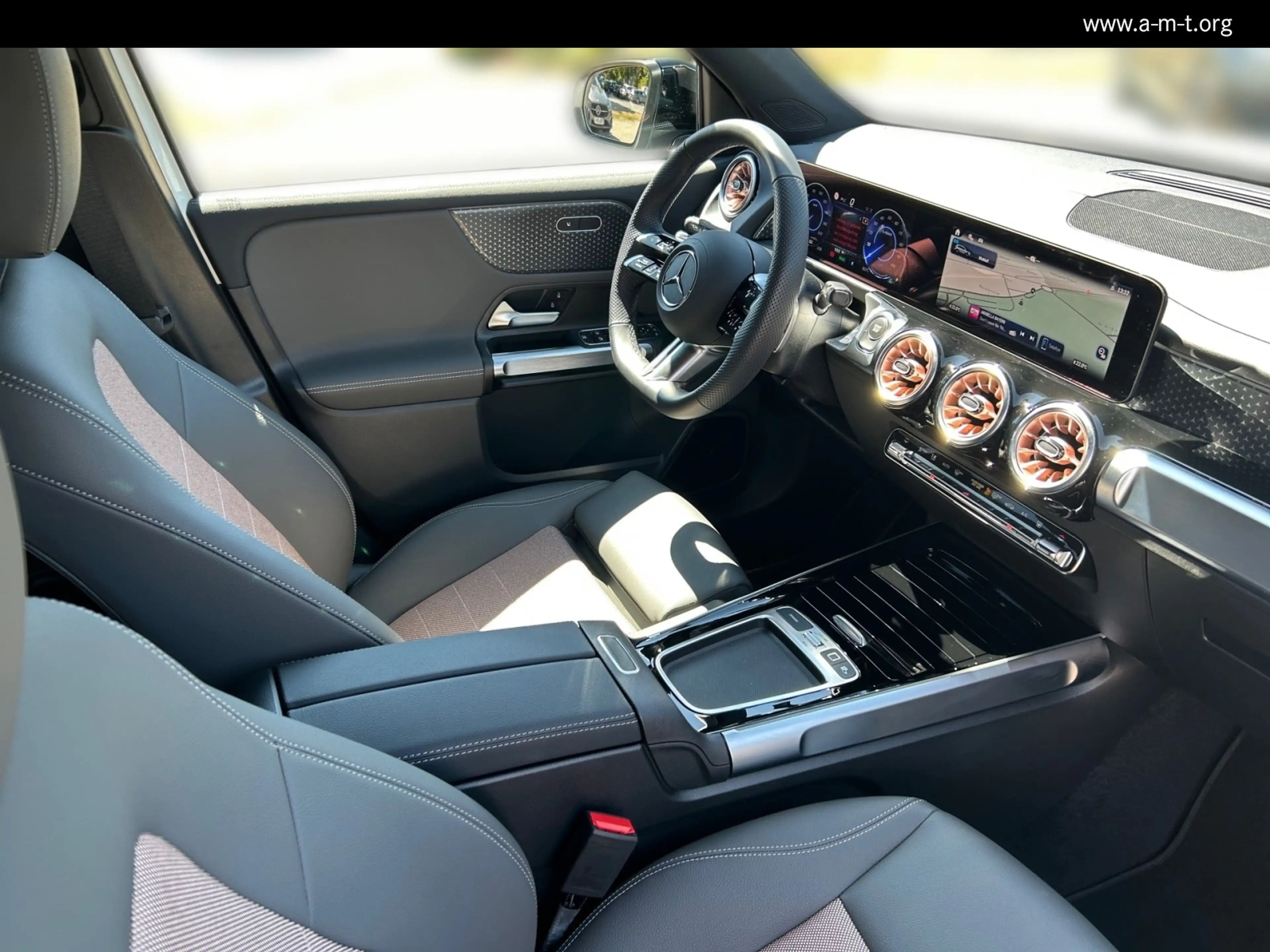 Mercedes-Benz EQB 300 EQB 300 4M FlexB Electric Art DISTRO Lenkradhz LED — photo 14