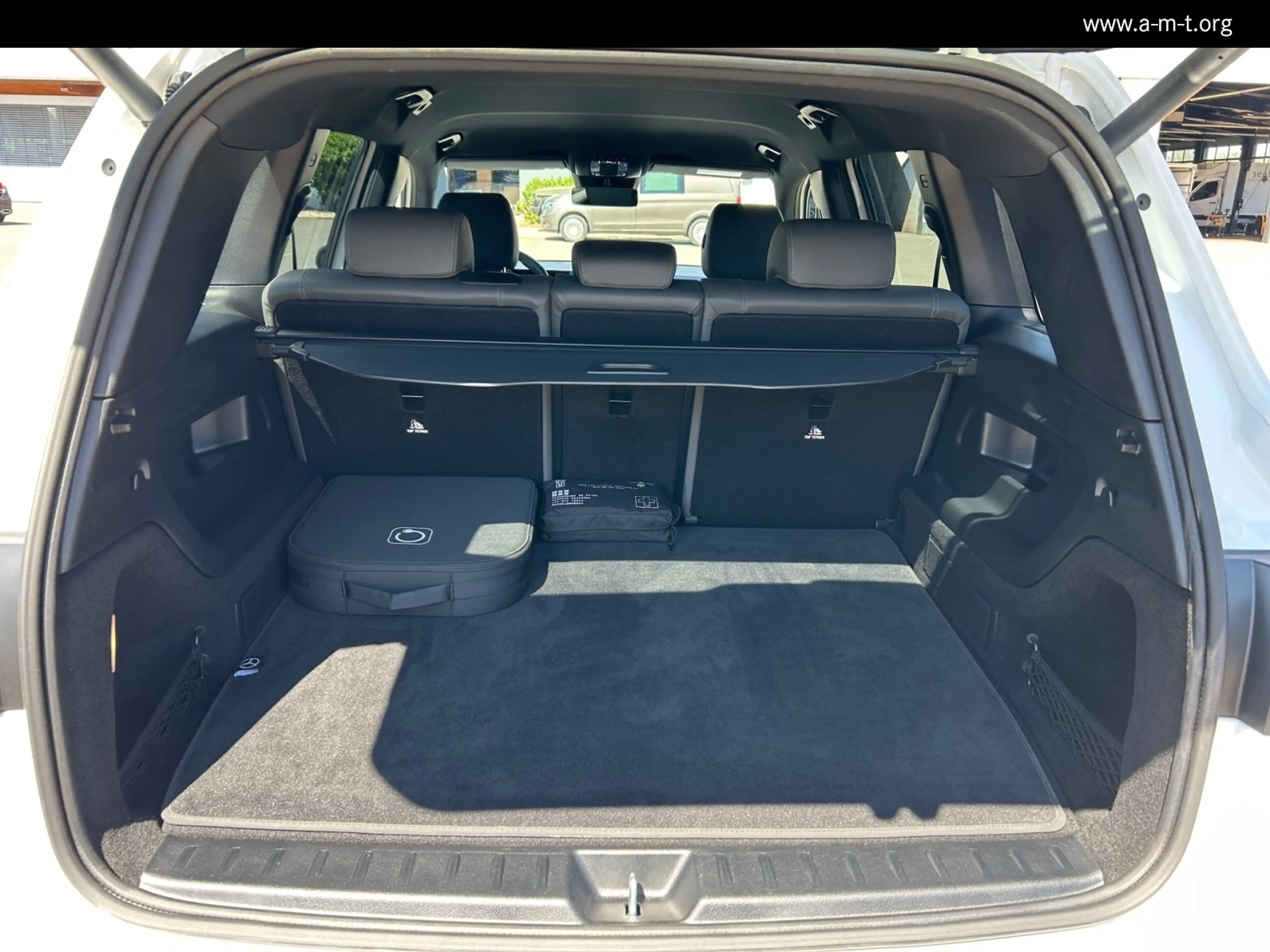 Mercedes-Benz EQB 300 EQB 300 4M FlexB Electric Art DISTRO Lenkradhz LED — photo 12