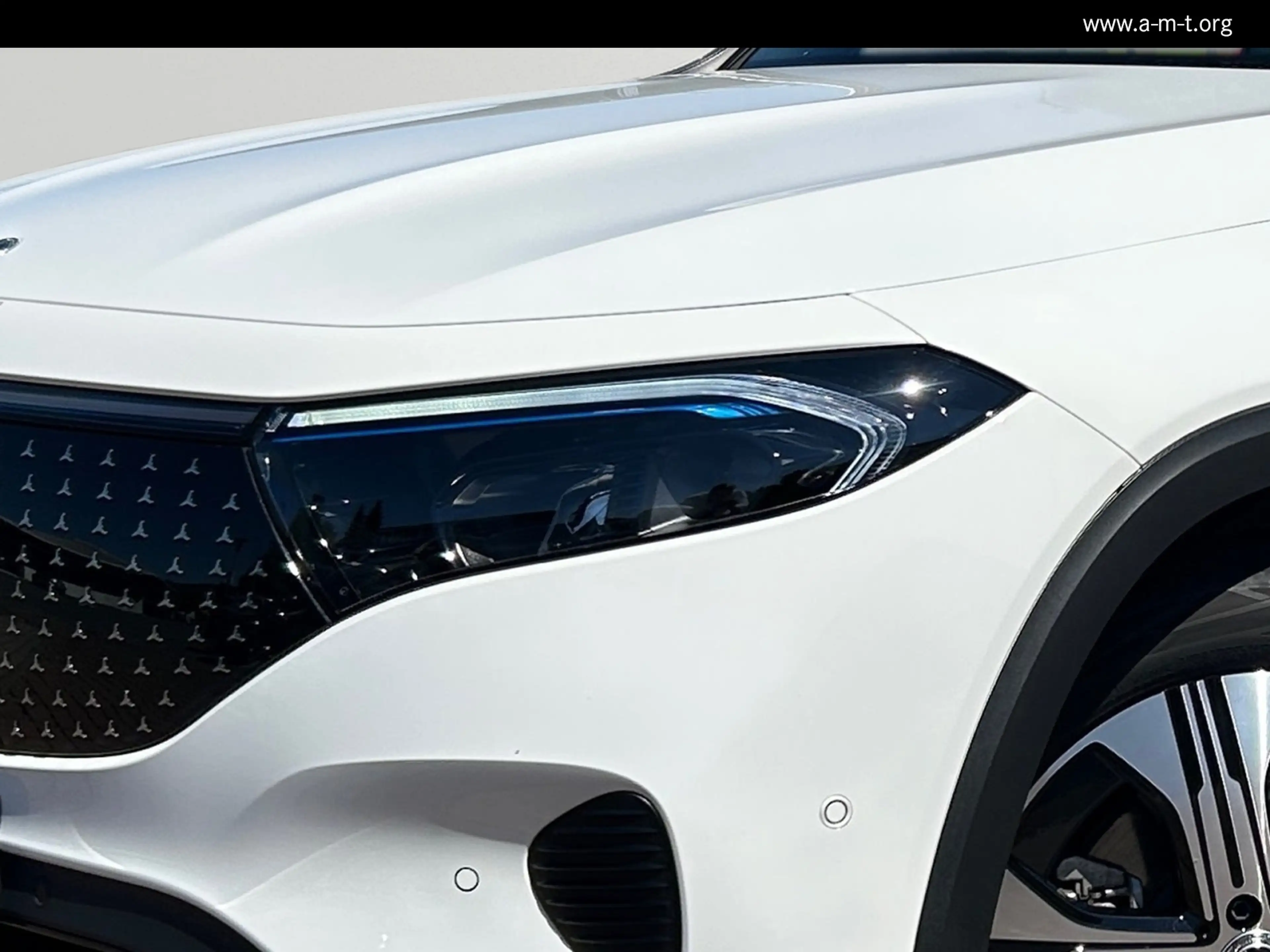 Mercedes-Benz EQB 300 EQB 300 4M FlexB Electric Art DISTRO Lenkradhz LED — photo 5