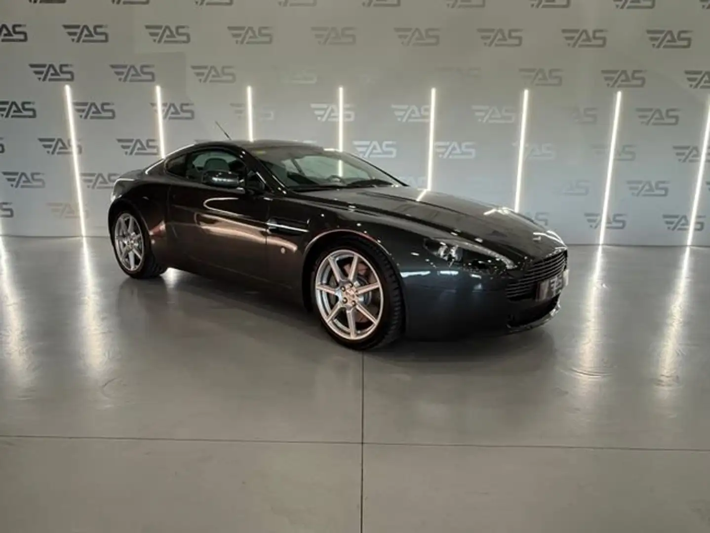 Aston Martin Vantage 4.3 Coupé Manual Gris - 2