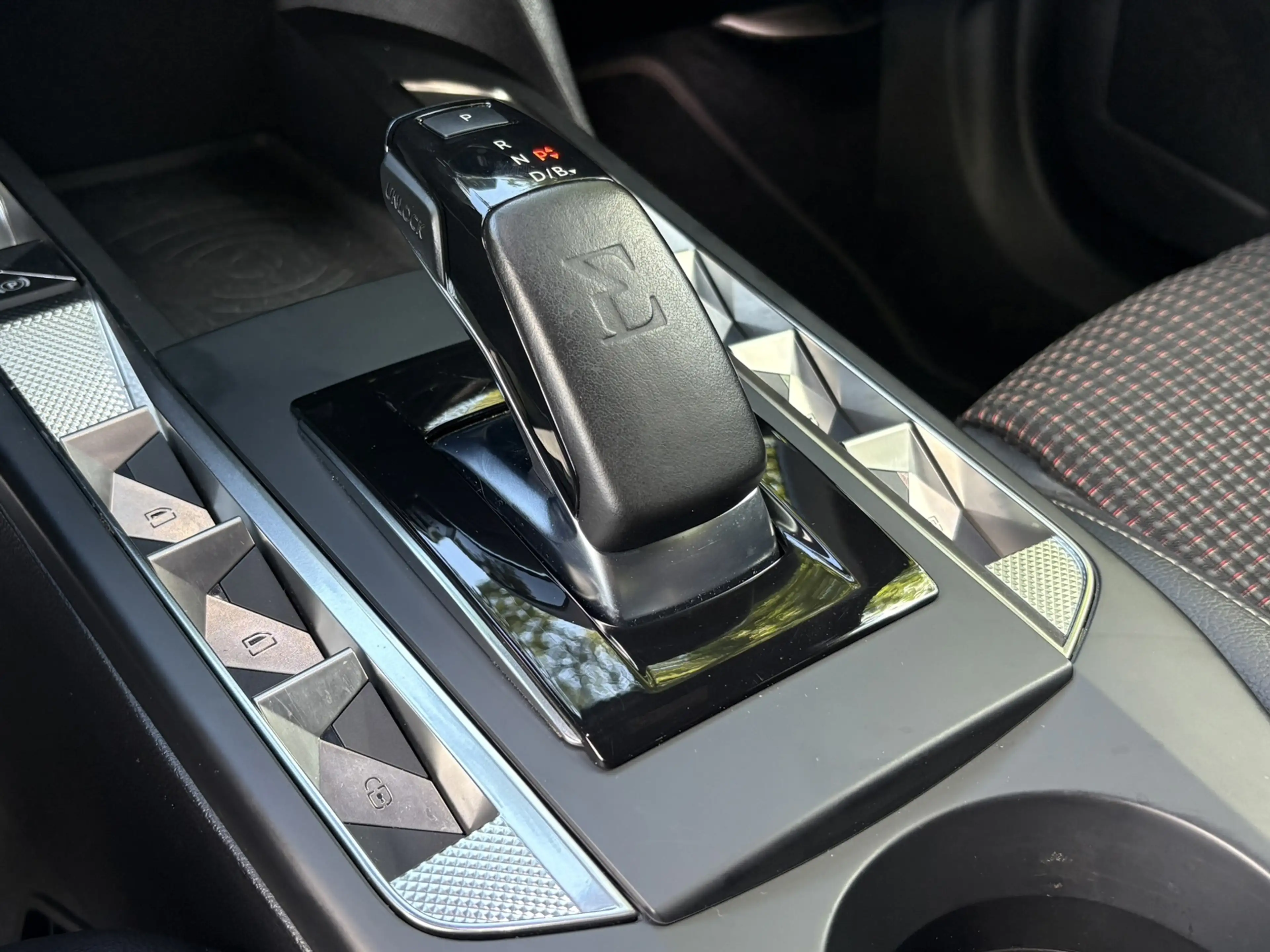 DS Automobiles DS 3 Crossback E-Tense So Chic 50 kWh -SOH 91%-LED-STOELVERWARMIN — photo 22