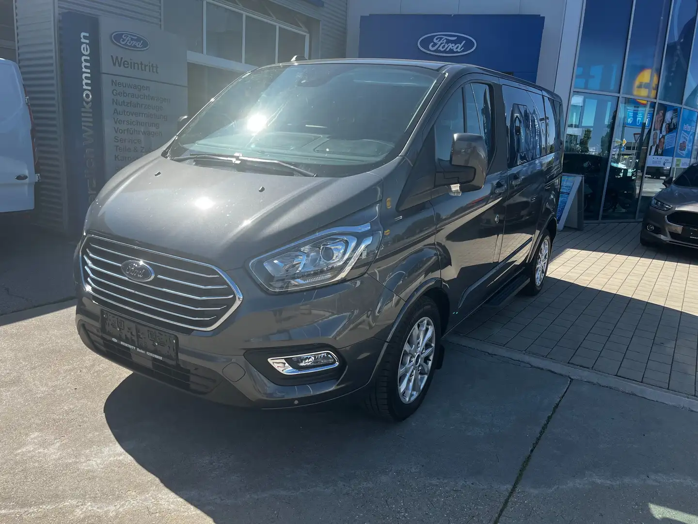 Ford Tourneo Custom 2.0 Ecoblue 320 L1 Titanium Automatik Grau - 1