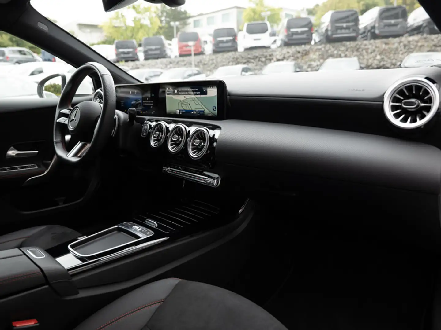 Mercedes-Benz A 200 AMG-Sport/LED/Cam/Totw/Sound/Ambi/Winter Weiß - 2