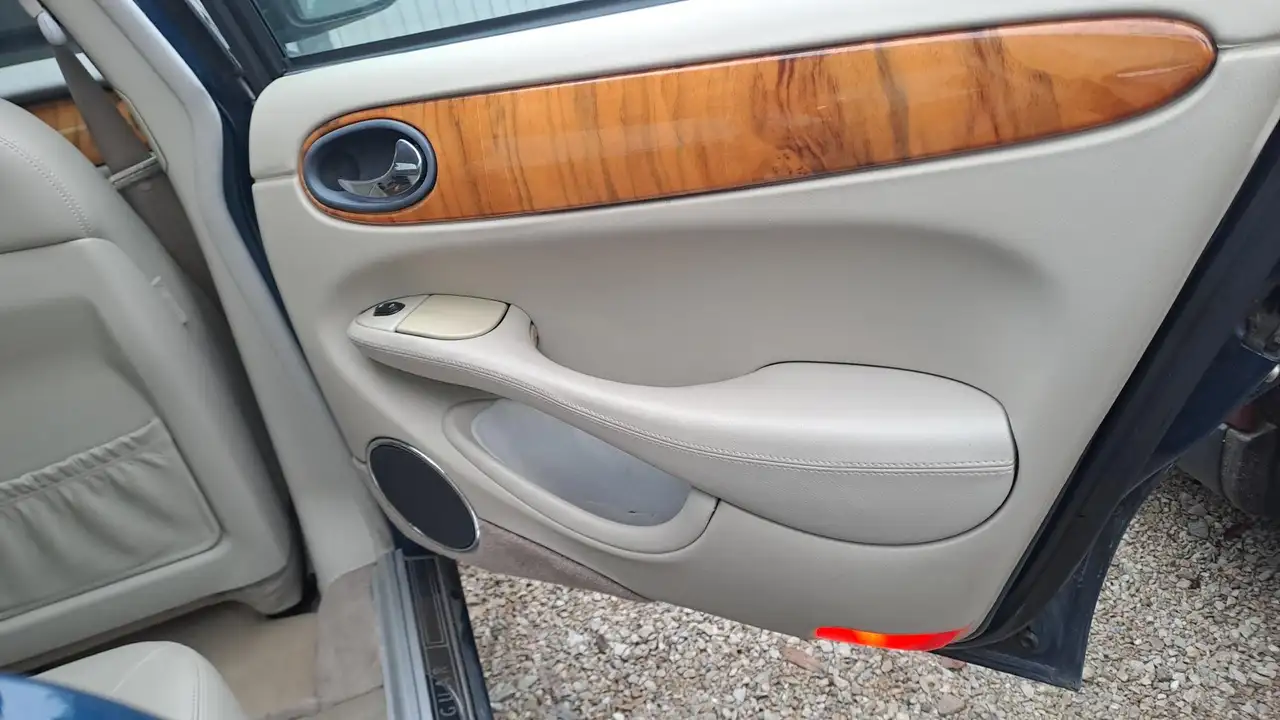 Jaguar XJ8 Executive 3.2L, X308 / umfangreich technisch revidiert / Pickerl bis 10/27, foto 10