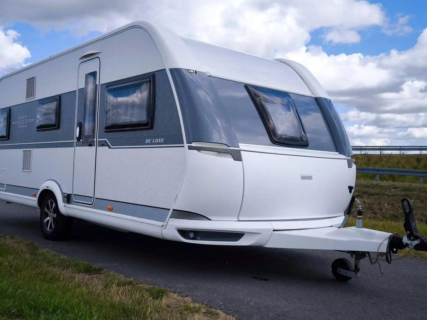 Caravans-Wohnm Hobby 545 KMF De Luxe Weiß - 1