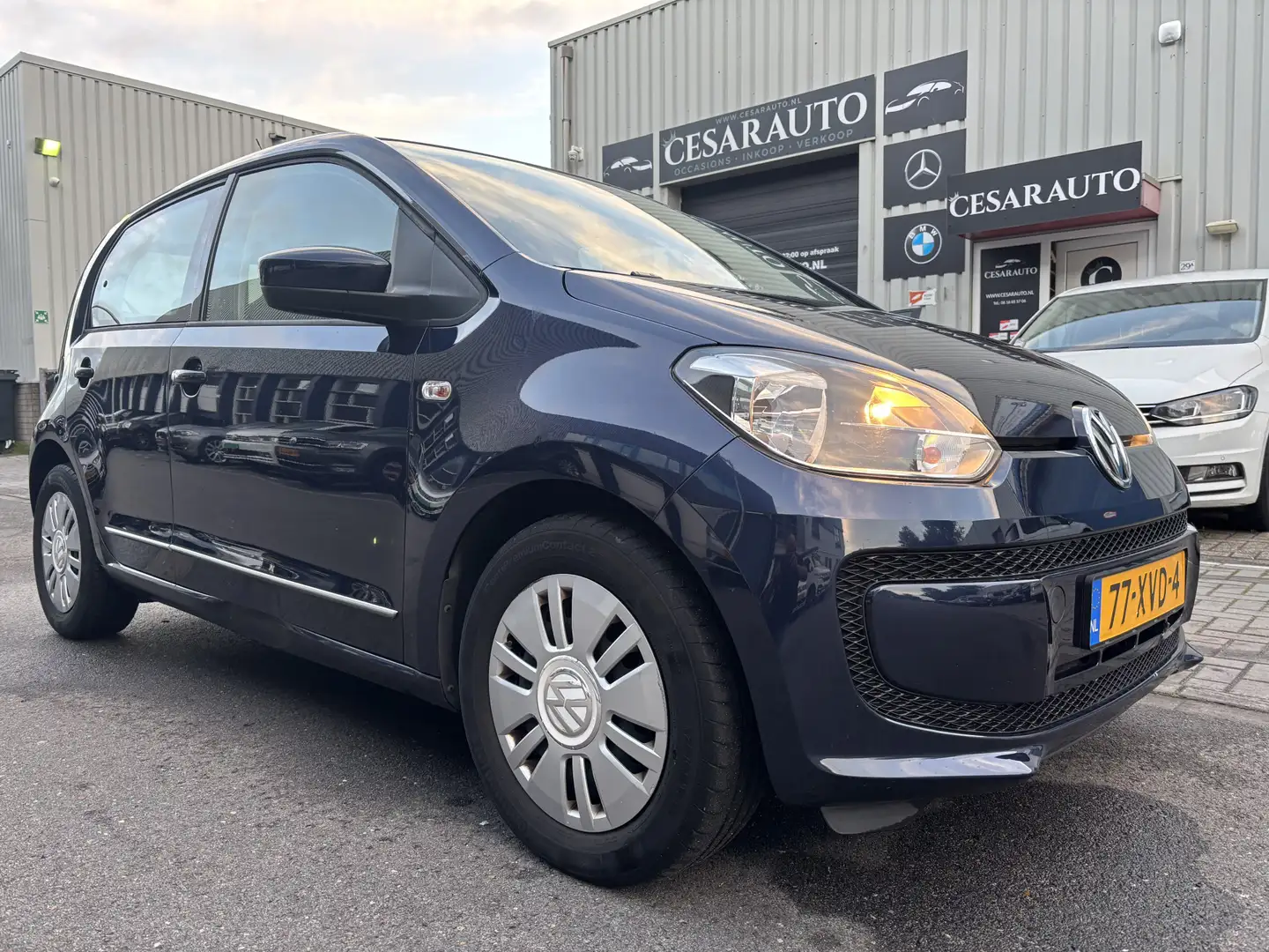 Volkswagen up! 1.0 move up! BlueMotion / 74 DKM / DEALER ONDERHOU Blau - 1