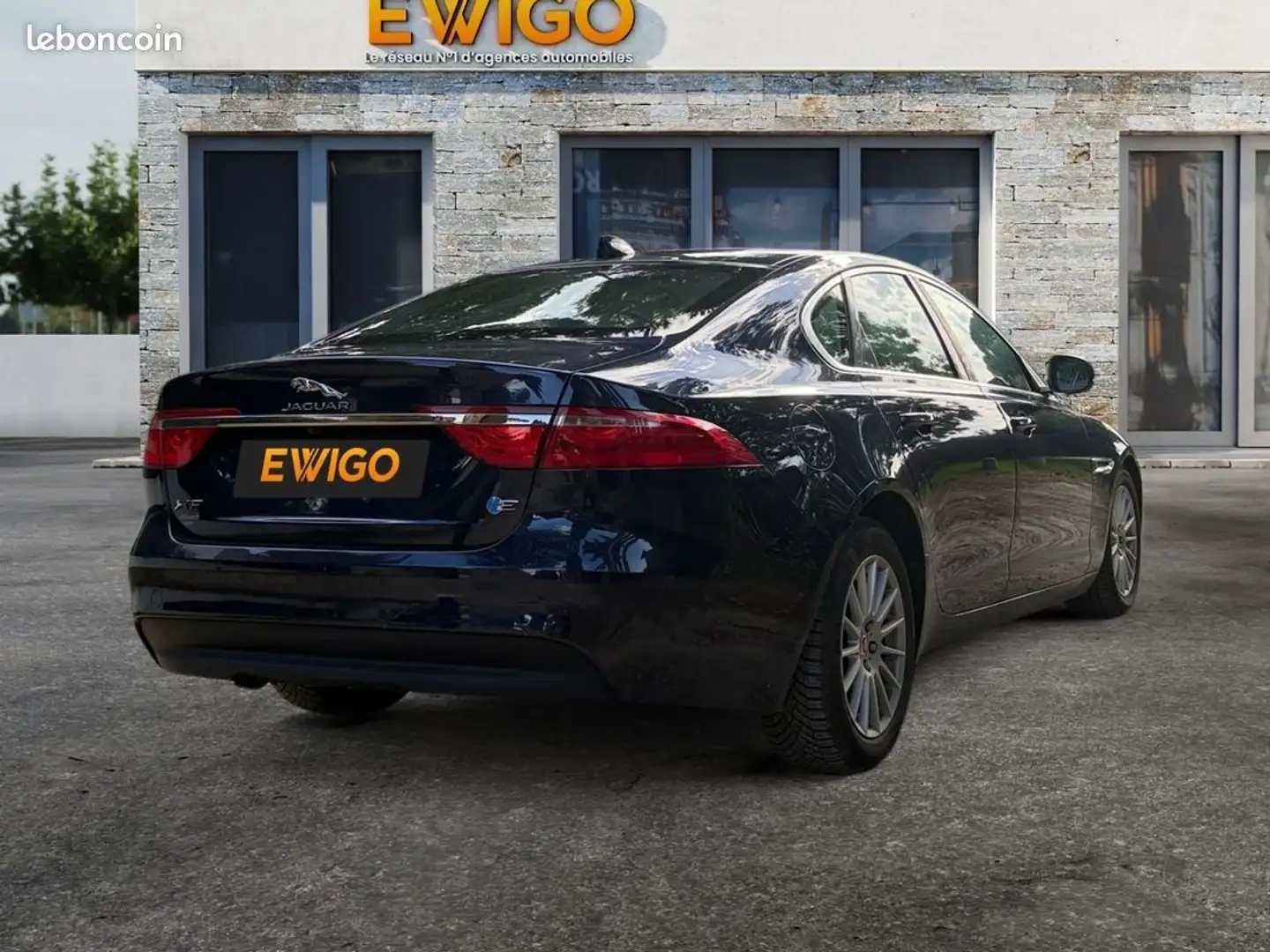 Jaguar XF 2.0 d 165 e-performance pure bva8 -2 eme main- distribution ok radars av-ar sieges av chauffant options ++ Bleu - 2