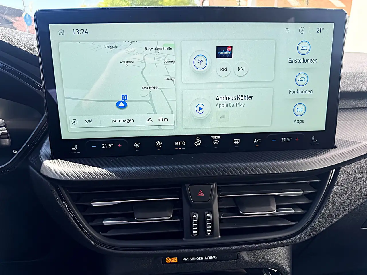 Ford Kuga Plug-in-Hybrid ST-Line X Black Package mit AHK 14