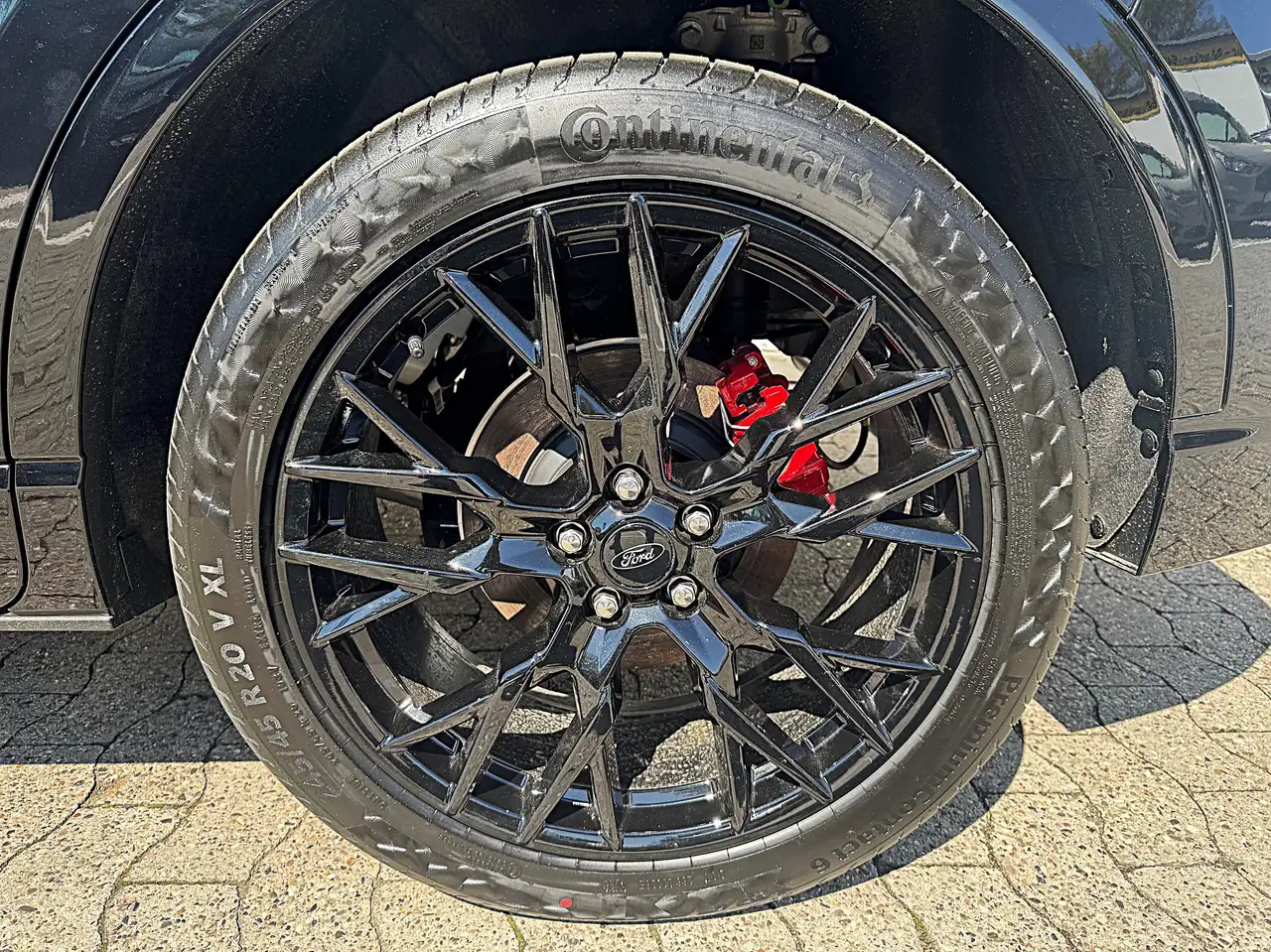 Ford Kuga Plug-in-Hybrid ST-Line X Black Package mit AHK 9