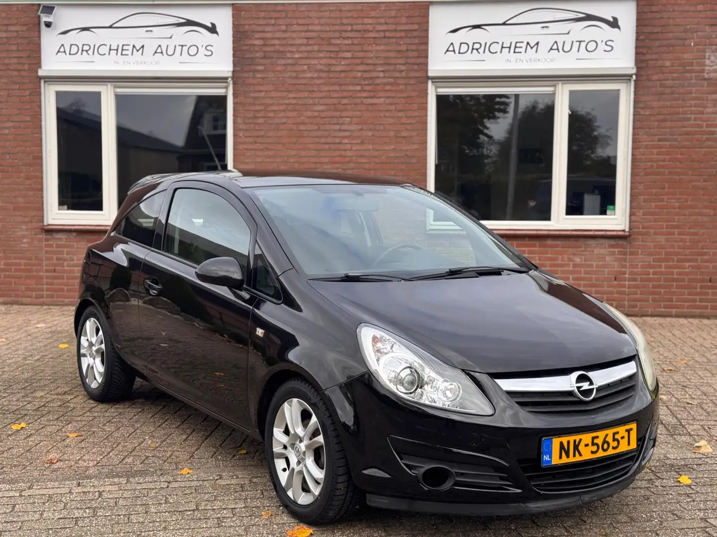 Opel Corsa 1.4-16V Business Pano Airco Nero - 1