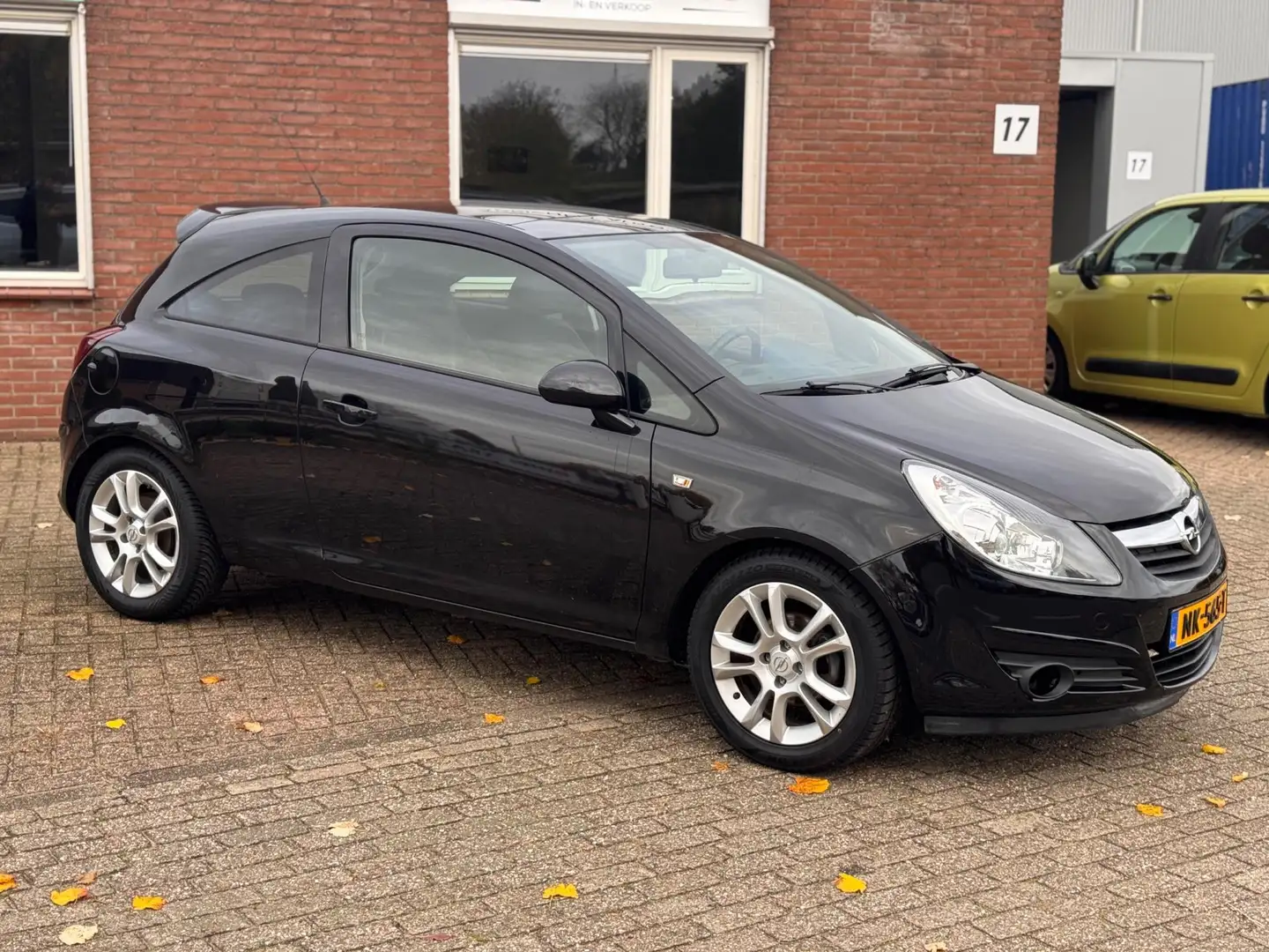 Opel Corsa 1.4-16V Business Pano Airco Nero - 2