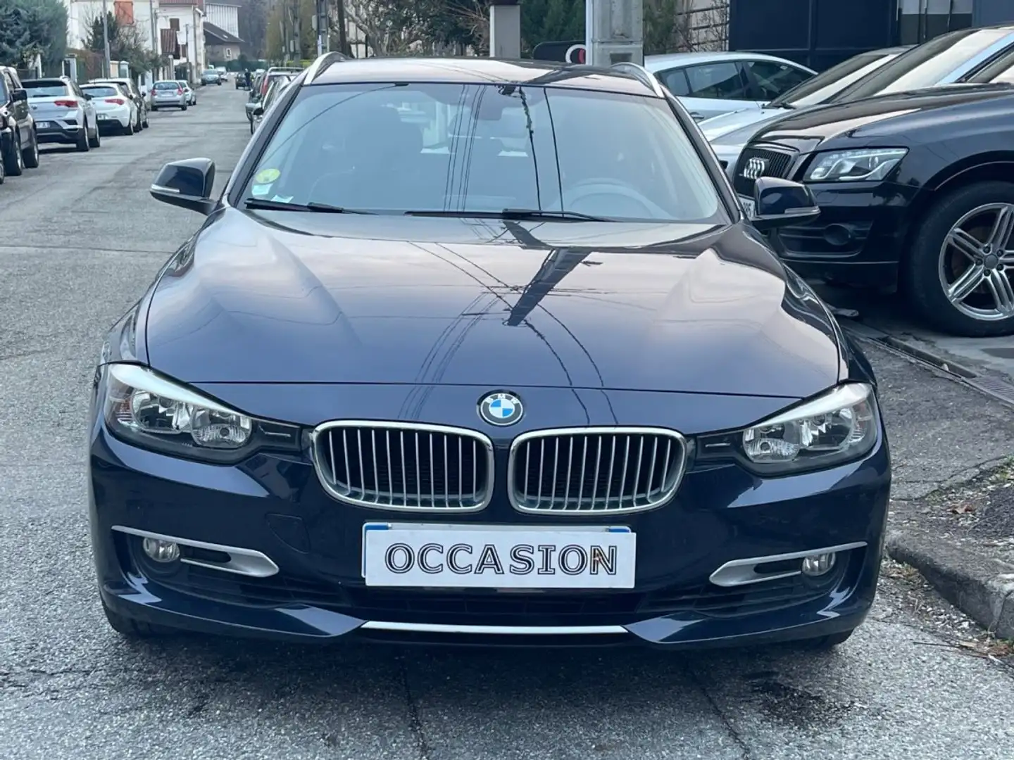 BMW 330 serie 330dA 258ch Lounge Bleu - 1