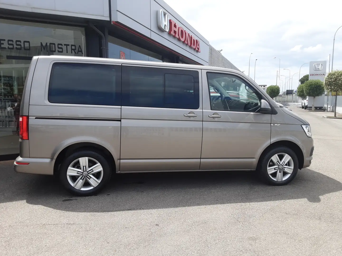 Volkswagen T6 Multivan Multivan 2.0 tdi Comfortline 150cv Grigio - 2