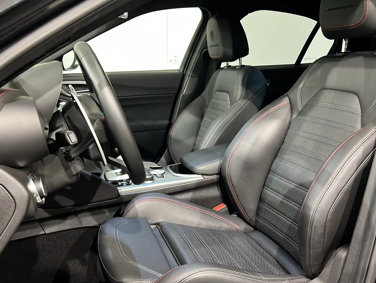 Alfa Romeo Giulia Competizione Q4 | Keyless-Entry | CarPlay Schwarz - 2