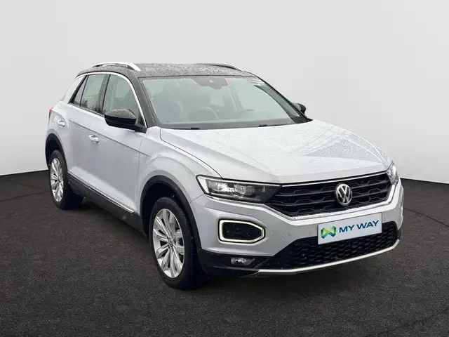 Volkswagen T-Roc view 4