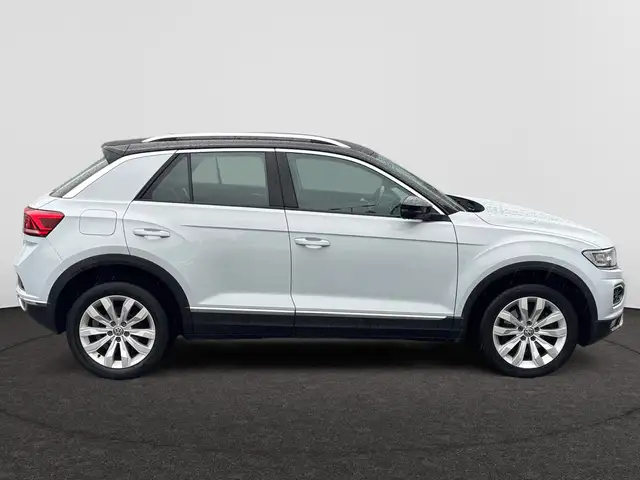 Volkswagen T-Roc view 7