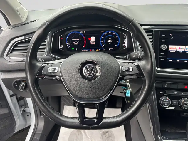 Volkswagen T-Roc view 13