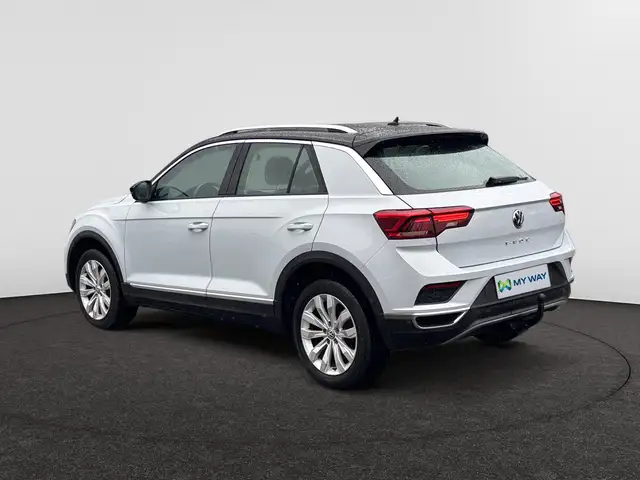 Volkswagen T-Roc view 2