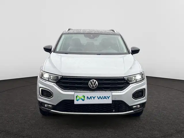 Volkswagen T-Roc view 3