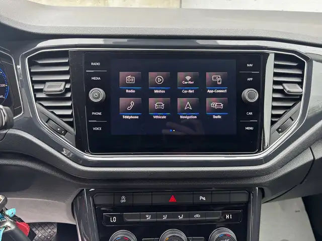 Volkswagen T-Roc view 12