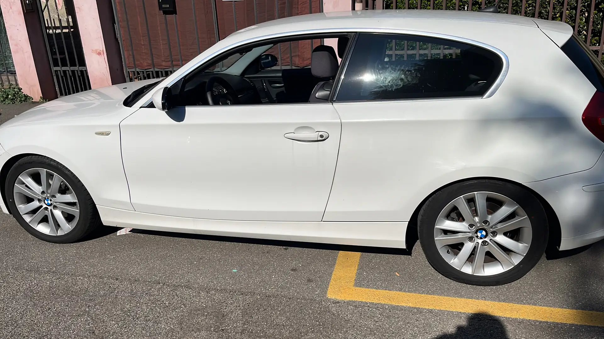 BMW 120 120d 3p Futura dpf - 1
