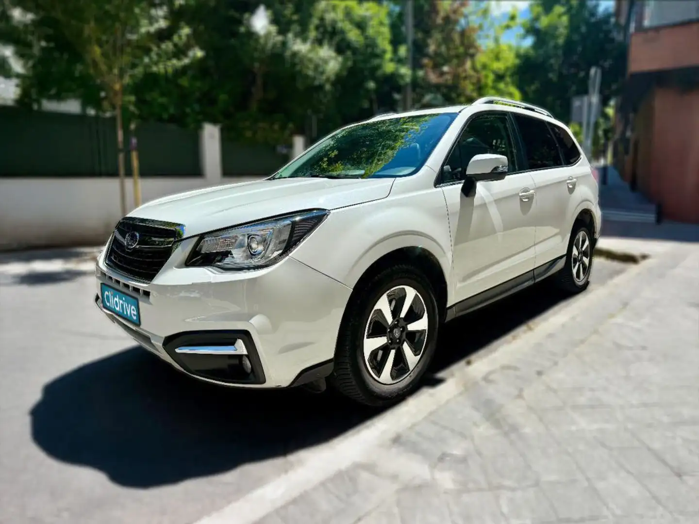 Subaru Forester 2.0 TD Lineartronic Executive Bílá - 2
