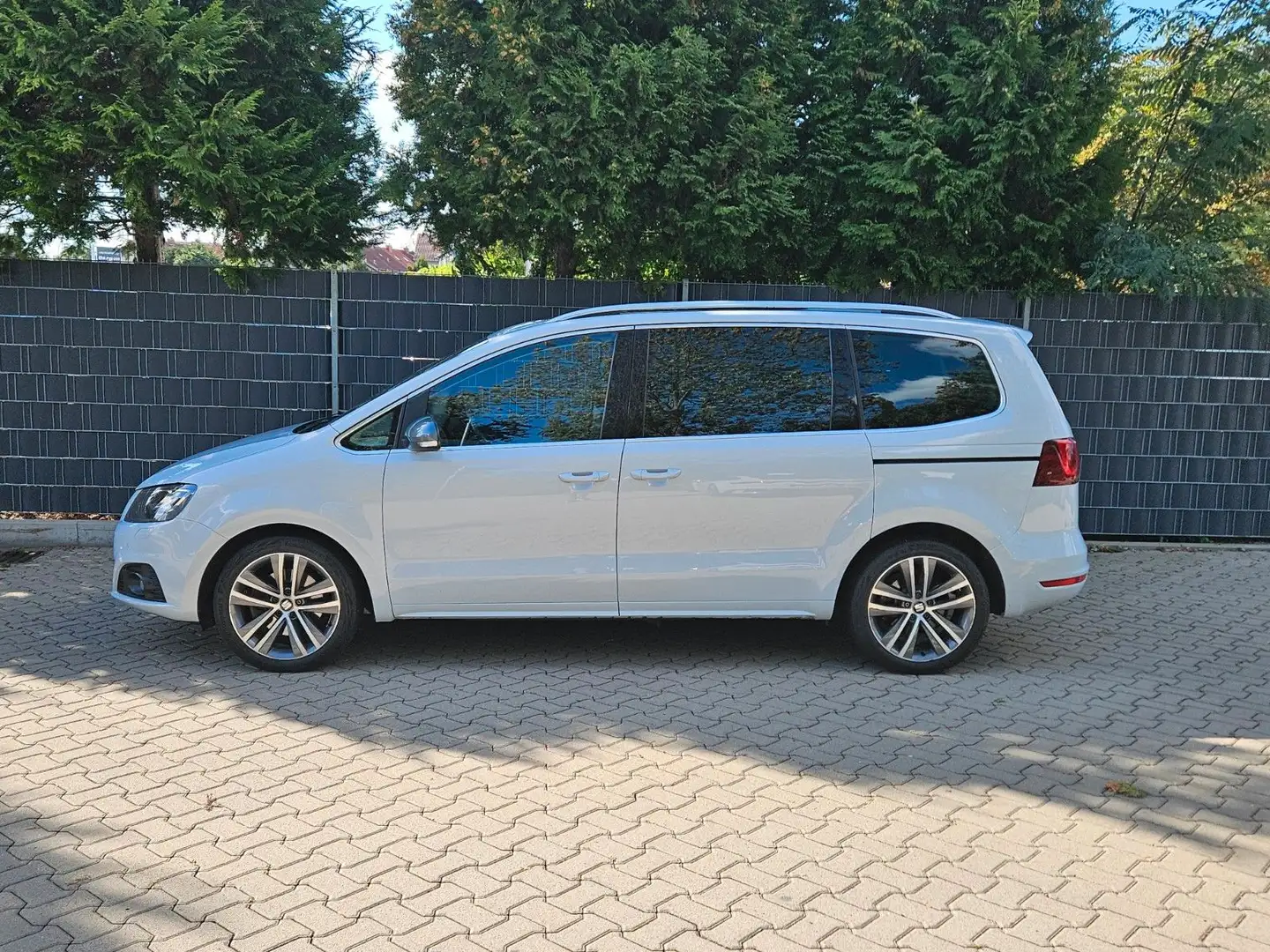 SEAT Alhambra 1.4 FR-Line 7 Sitzer Silber - 2