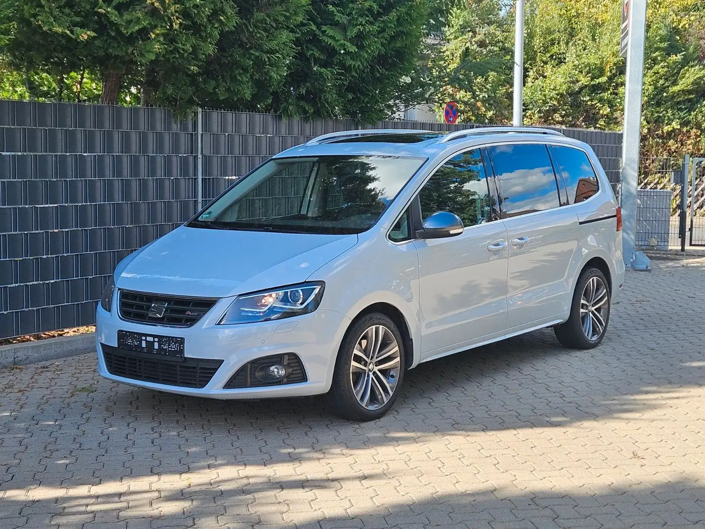 SEAT Alhambra 1.4 FR-Line 7 Sitzer Silber - 1
