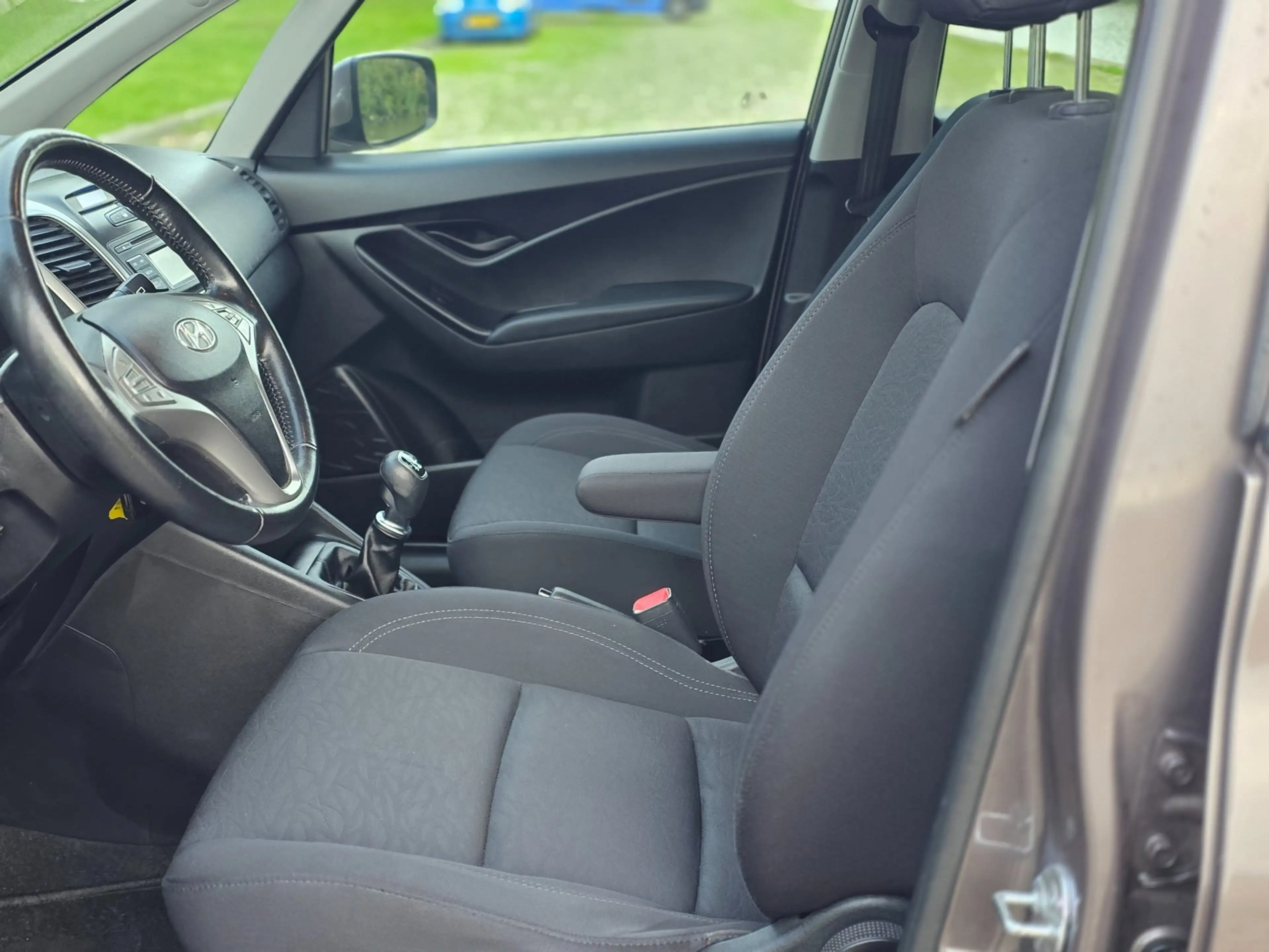 Hyundai iX20 1.4i i-Vision start stop airco elektrische ramen c — photo 14