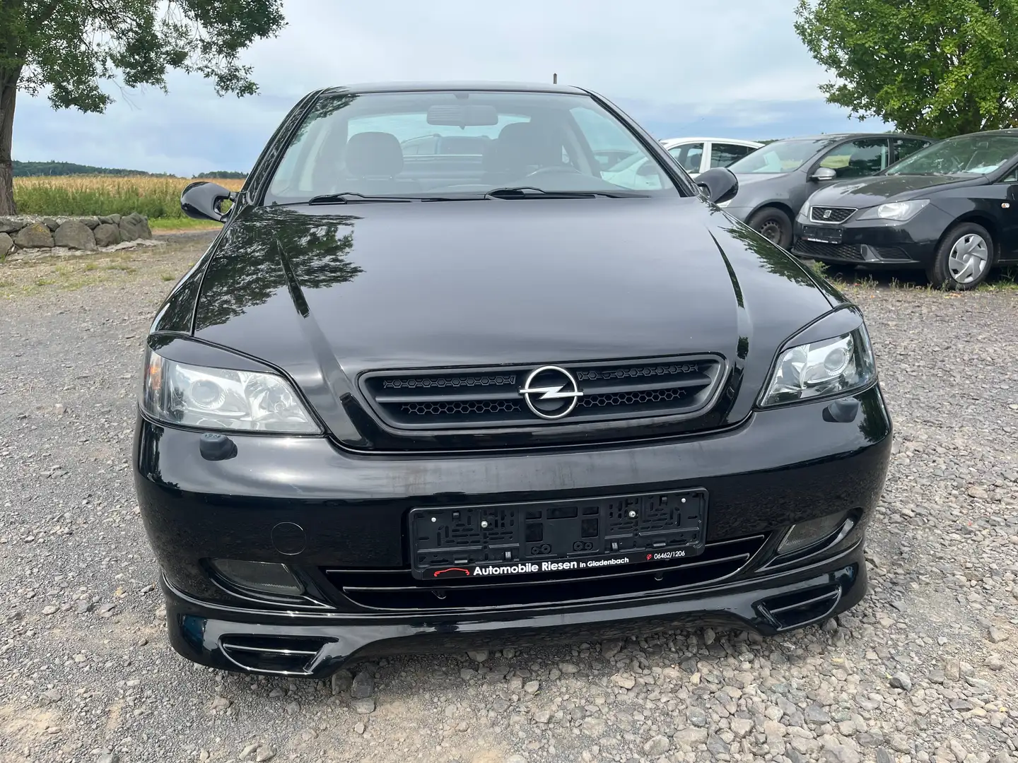 Opel Astra 2.2 Schwarz - 2