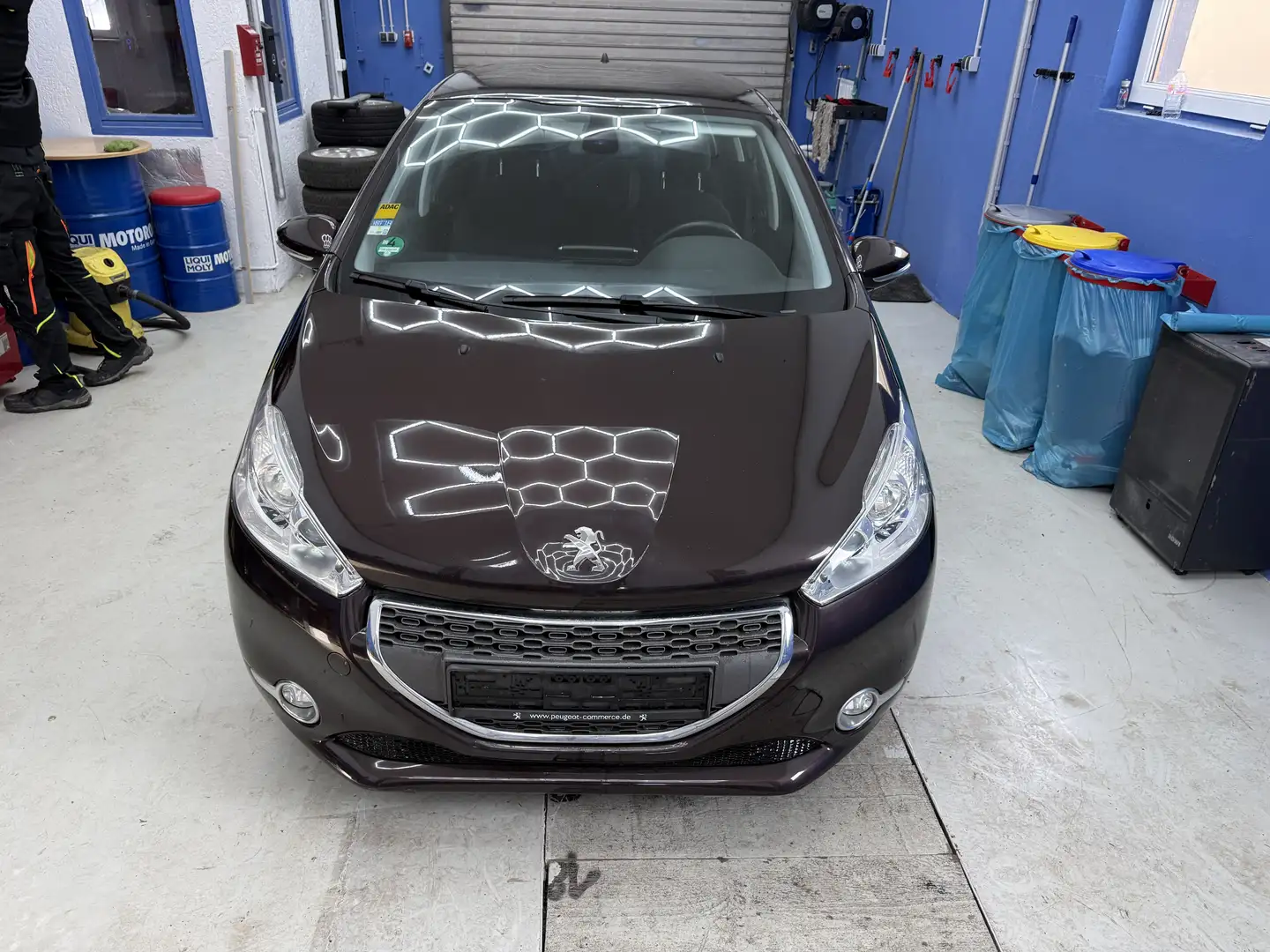 Peugeot 208 Allure Braun - 1