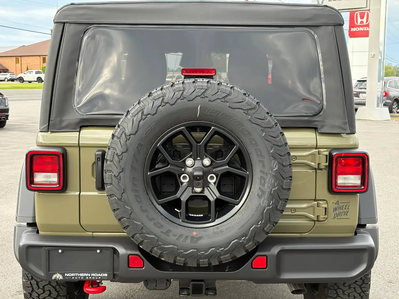 Jeep Wrangler снимка Jeep Wrangler