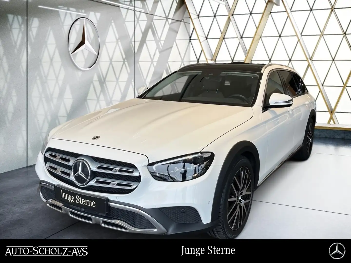 Mercedes-Benz E 220 d 4M T All-Terrain Avantgarde Pano*Kamera* Weiß - 1